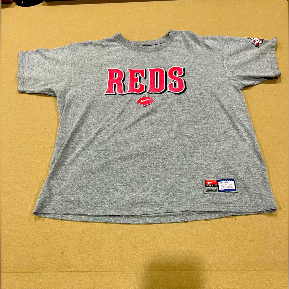 Vintage Nike Reds tee